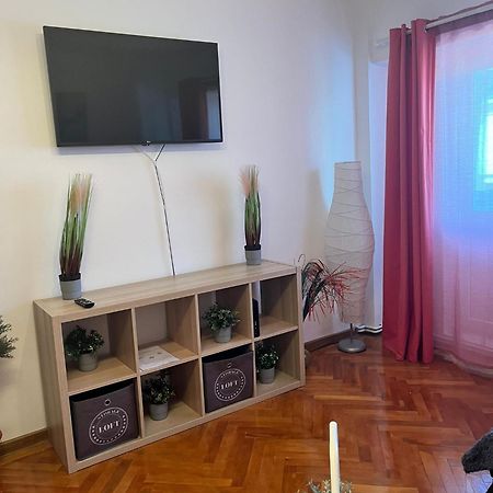 Picadilly Apartment Плоешти Экстерьер фото