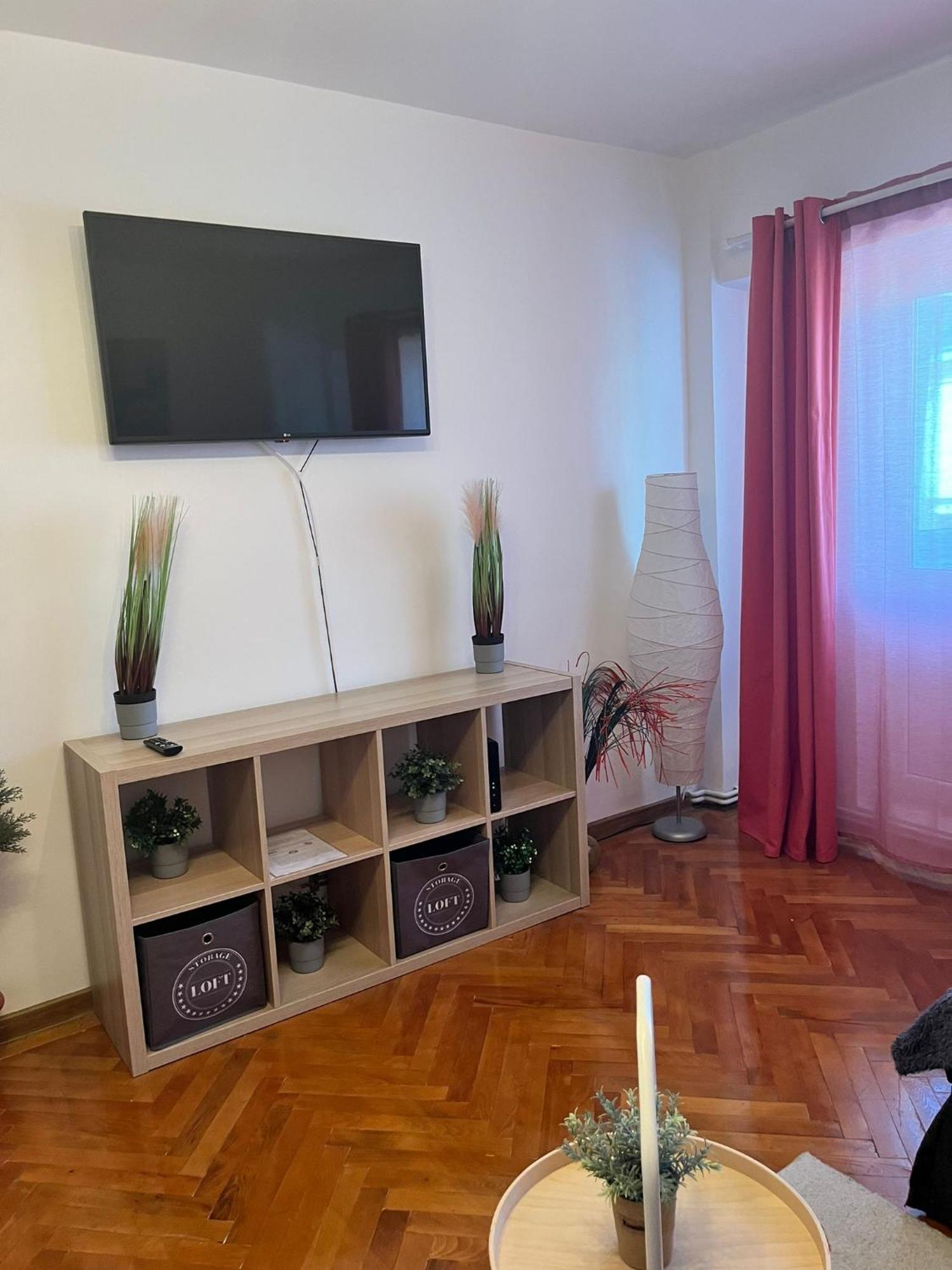 Picadilly Apartment Плоешти Экстерьер фото