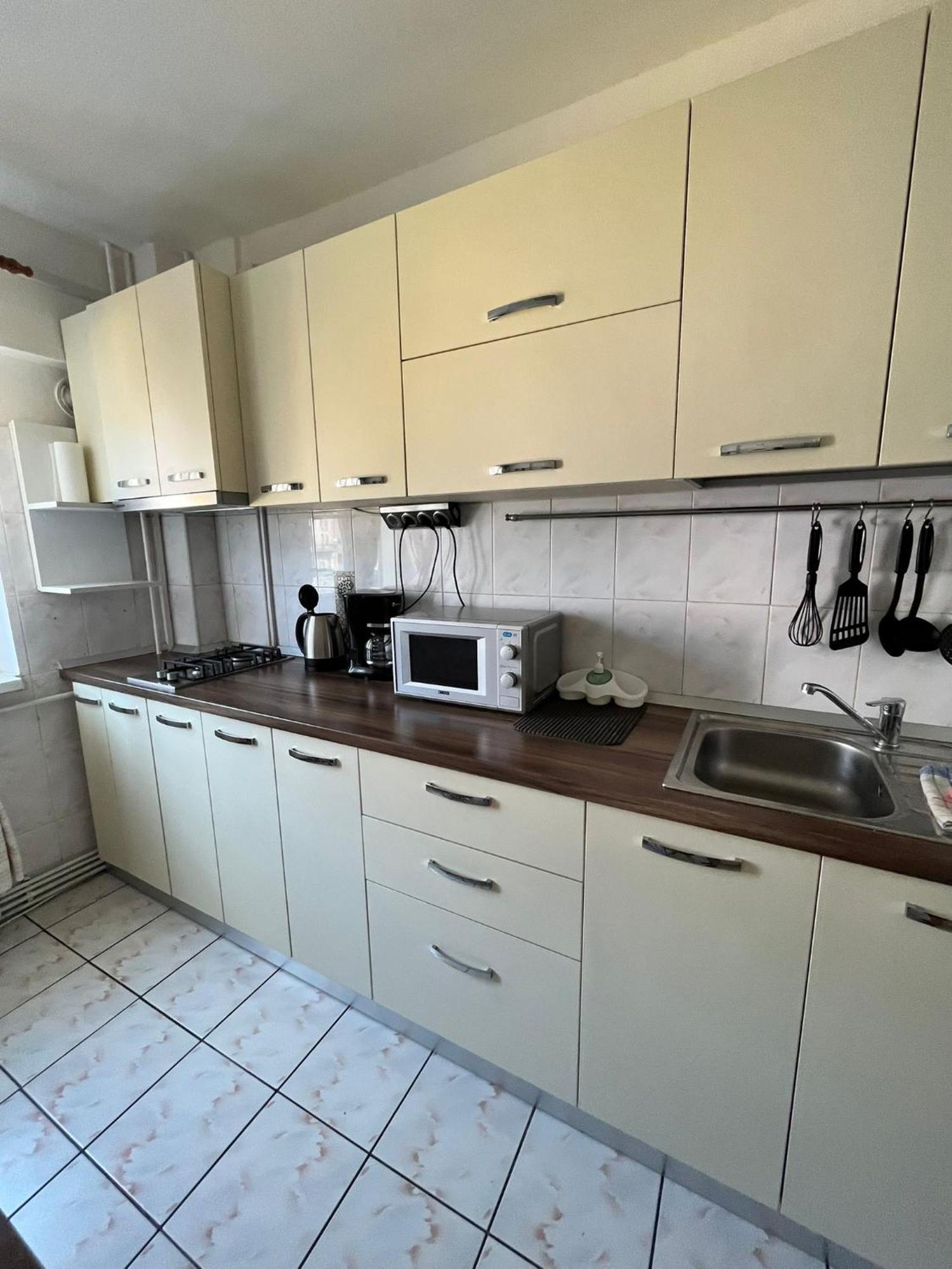 Picadilly Apartment Плоешти Экстерьер фото