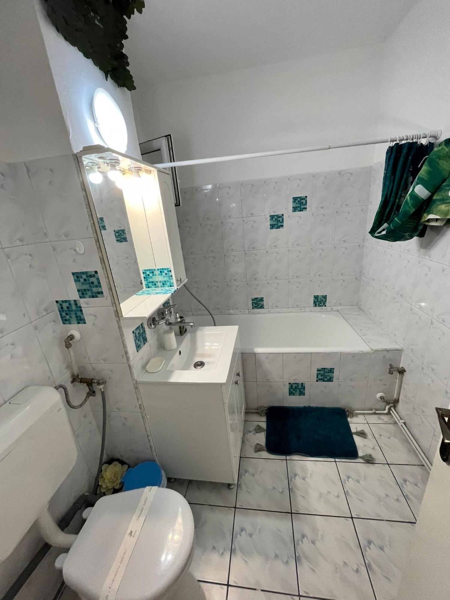 Picadilly Apartment Плоешти Экстерьер фото