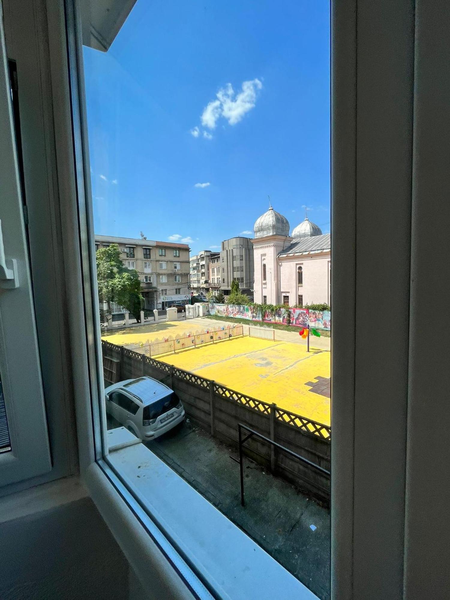 Picadilly Apartment Плоешти Экстерьер фото