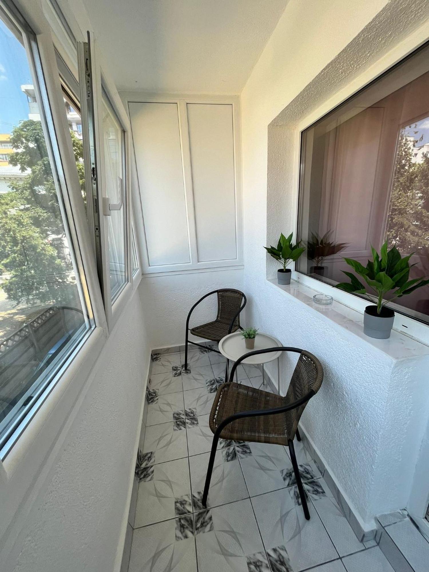 Picadilly Apartment Плоешти Экстерьер фото